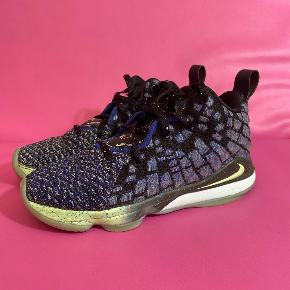 LeBron 17